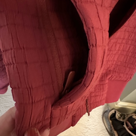 Lululemon Women's Burgundy Bomber Jacket - Picture 9 of 10